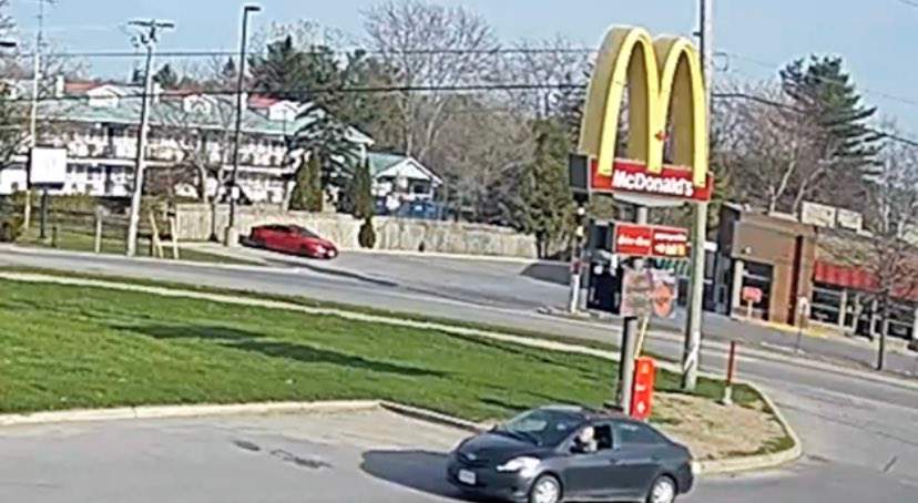 Police in Gananoque are seeking witnesses in a weekend stabbing.