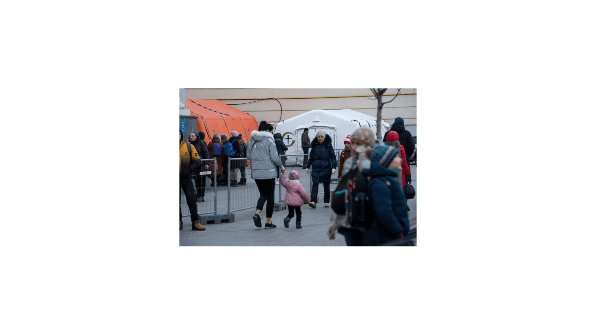 Samaritan’s Purse set up a Medical Stabilization Point at a train station in Lviv, Ukraine, where tens of thousands of people are daily passing through the gates.