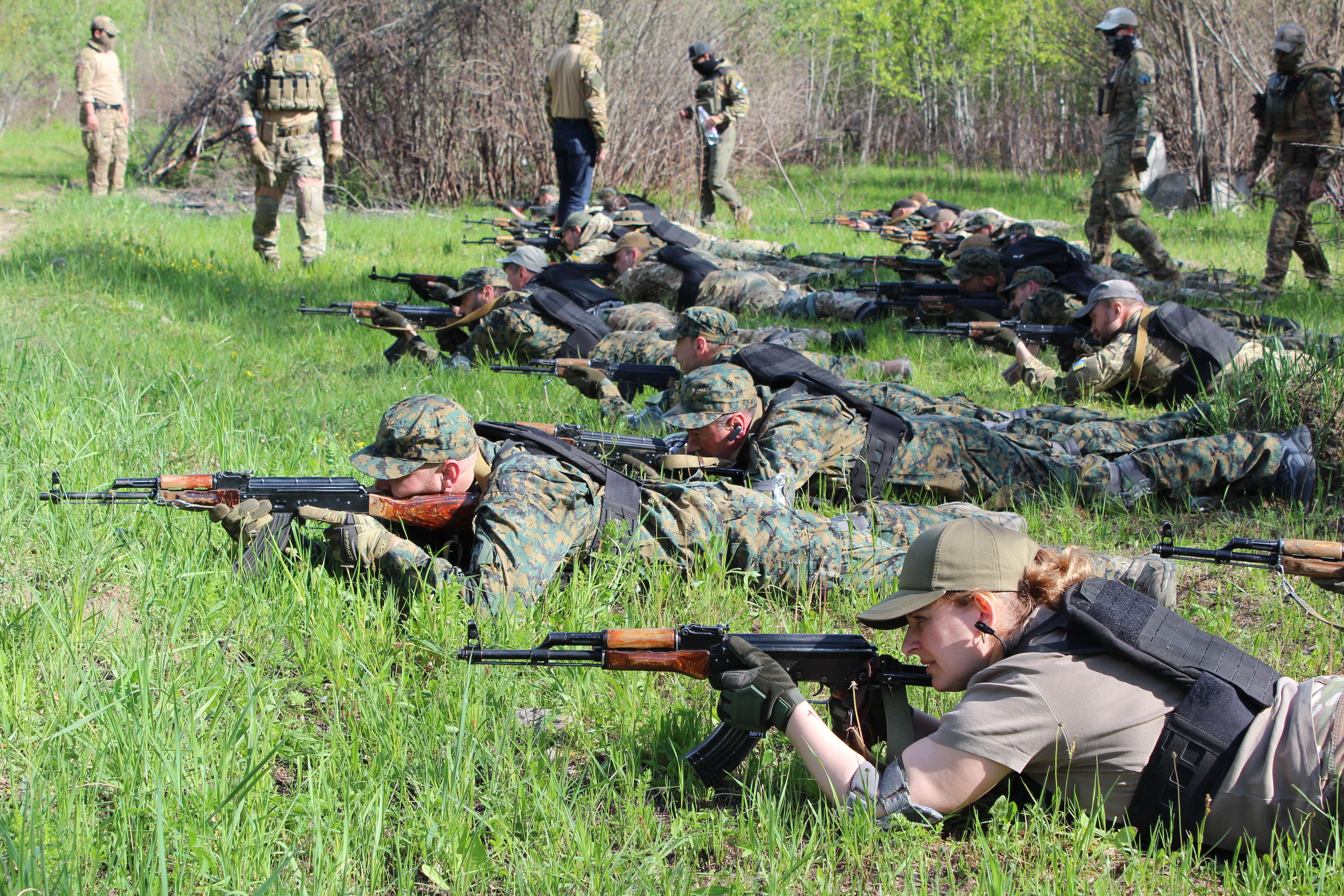 Wolverines instructors train Ukrainians, May 16, 2022.
