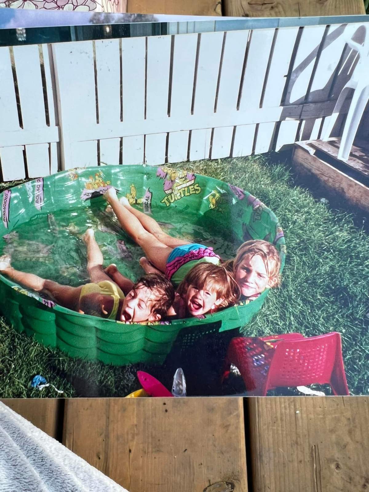 Angela and Jess and her sister when they were young.