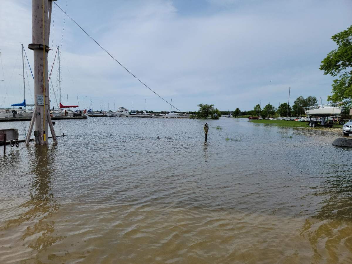 Overland flooding wreaks havoc in Gimli - image