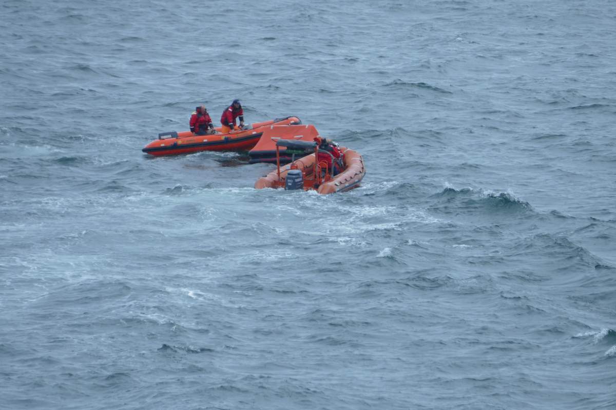 The Joint Rescue Coordination Centre (JRCC) says two men were rescued Wednesday. before a fishing boat sank in the Bay of Fundy in New Brunswick. .