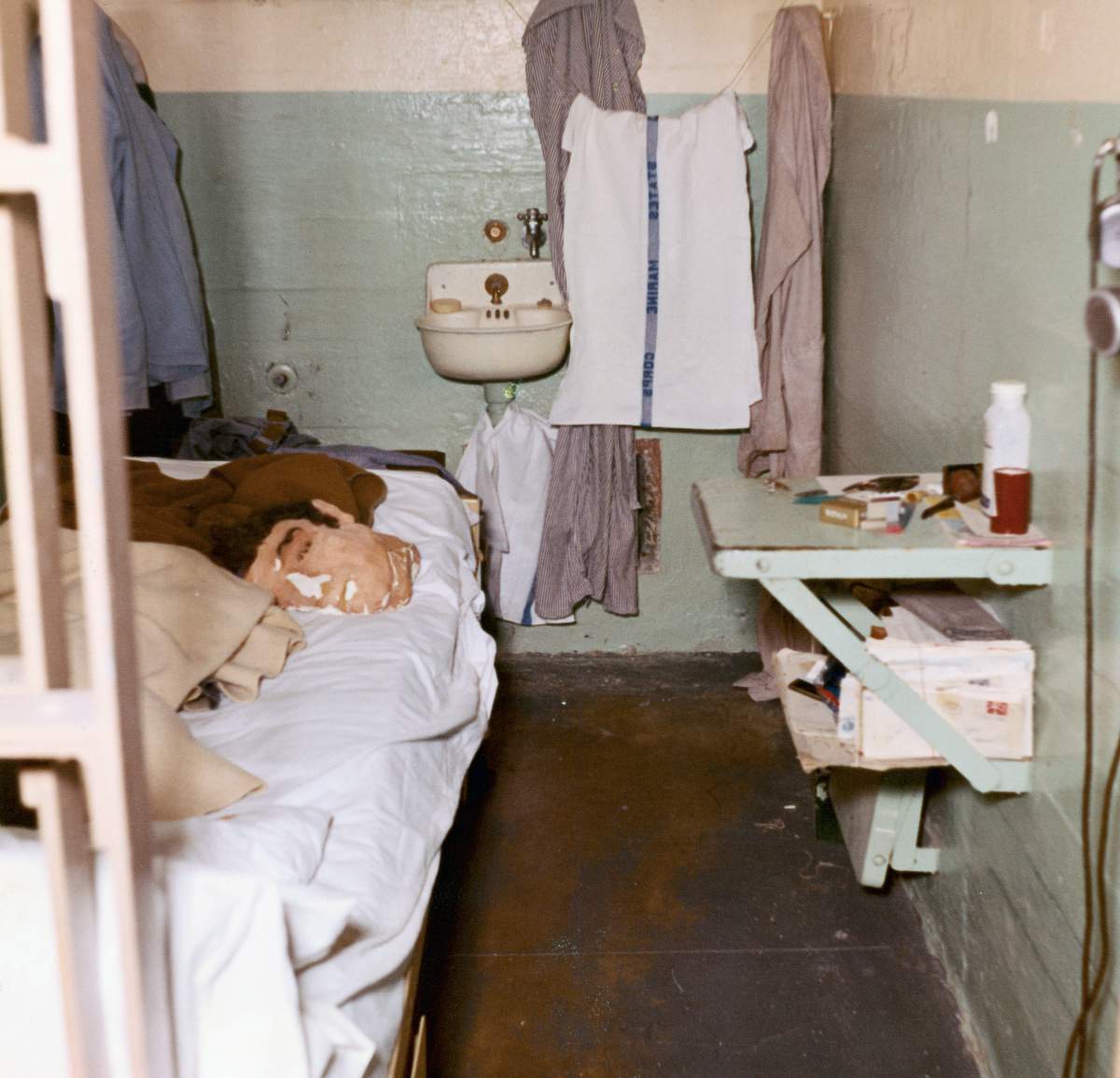 A dummy head, fashioned by the Alcatraz escapees, is seen on the cell bed.