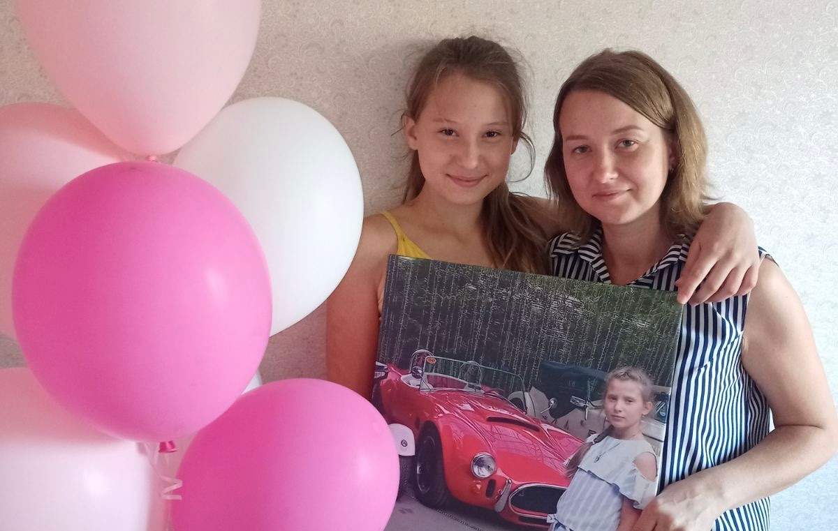 Rita Horbyk, left, with mother Liudmyla.