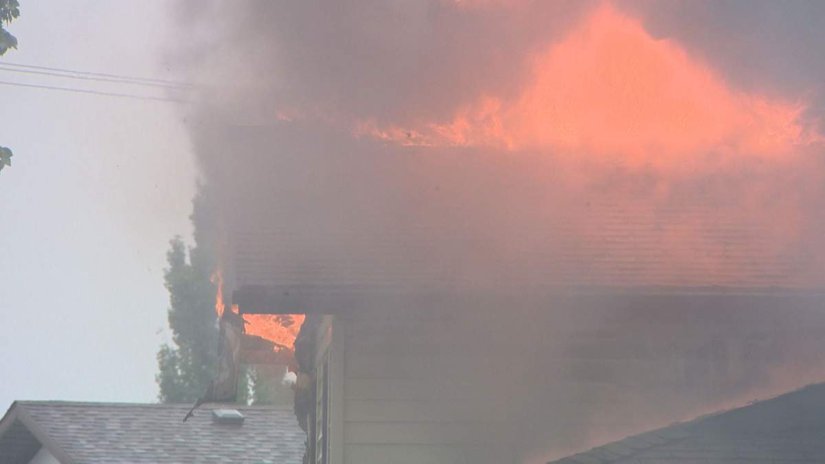 Morning fire destroys roof of house in Saskatoon; no injuries - image