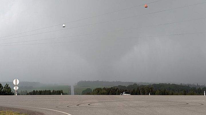 A photo of the sky east of Bergen, Alta., at 2:52 p.m. MT on July 7, 2022.