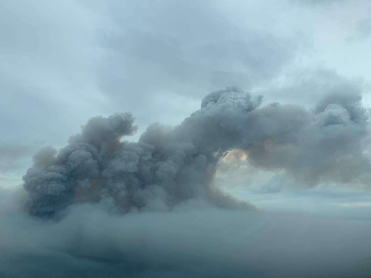 An aerial view of the forest fire threatening the community of Pukatawagan taken from a 435 Transport and Rescue Squadron CC-130H Hercules aircraft (435 Transport and Rescue Squadron).