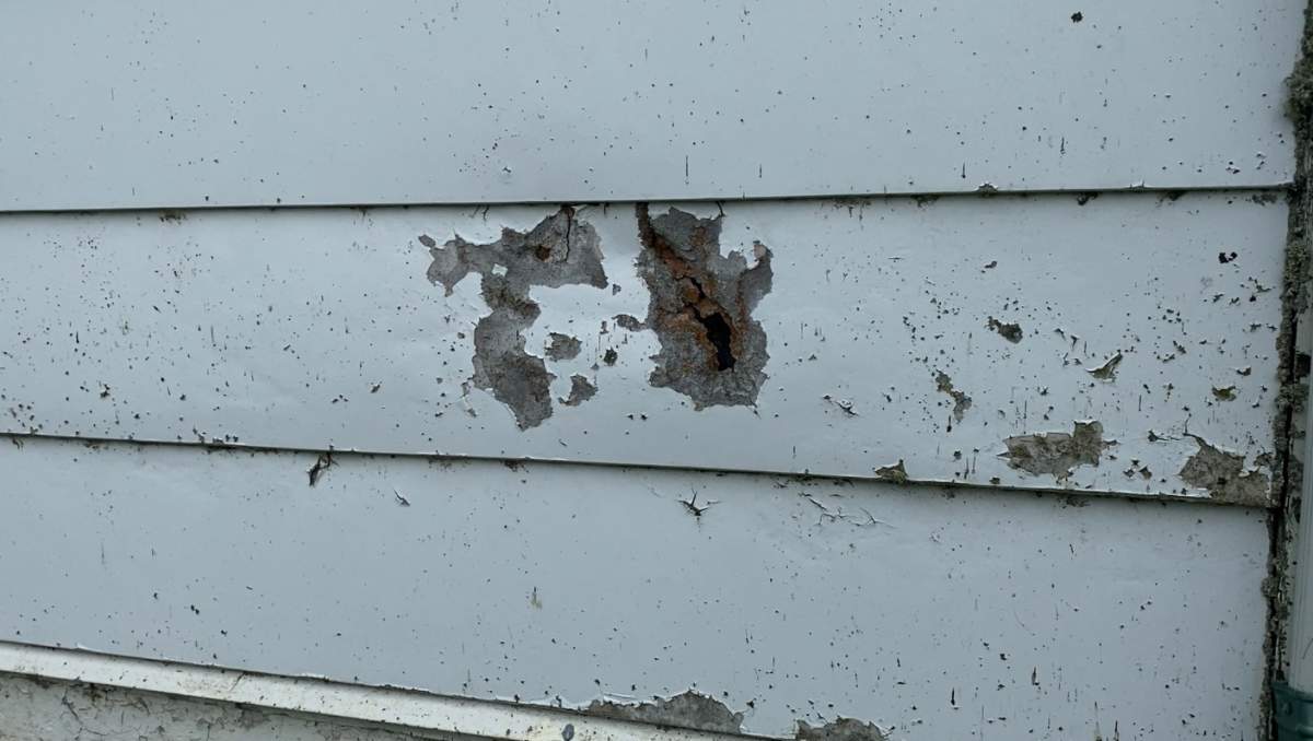 Units at the treatment centre have rusty holes along the exterior.