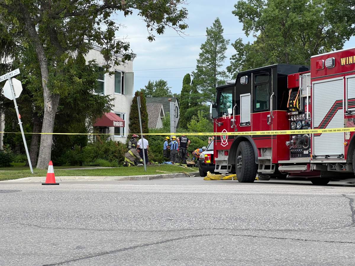 Firefighters spent part of Sunday morning battling a fire in an apartment building on Renfrew St. 