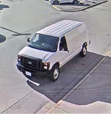 B.C. jailbreak: Police seek accused murderer, men who helped him escape - image