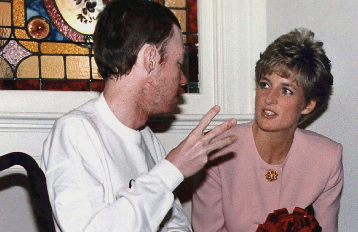 Diana, Princess of Wales, chats with AIDS patient Wayne Taylor at Casey House AIDS hospice in Toronto in this Oct. 26, 1991 photo.