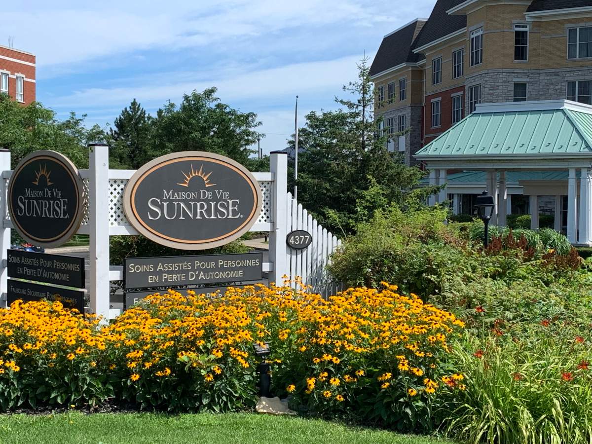 Sunrise residence in Dollard-des-Ormeaux.