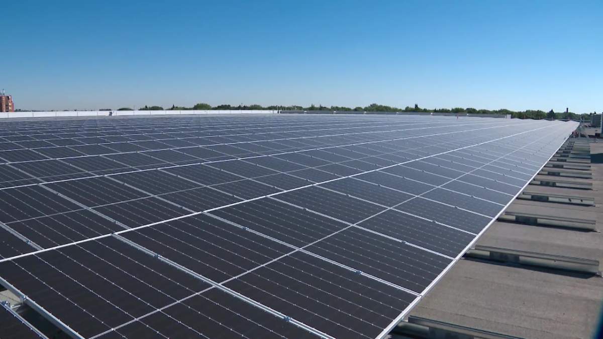 Solar panels on the roof of the Edmonton Expo Centre on Thursday, Aug. 18, 2022.