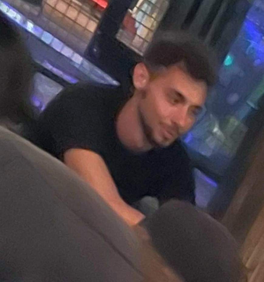 Police are seeking to identify a group of suspects wanted in connection with an aggravated assault investigation in Toronto.