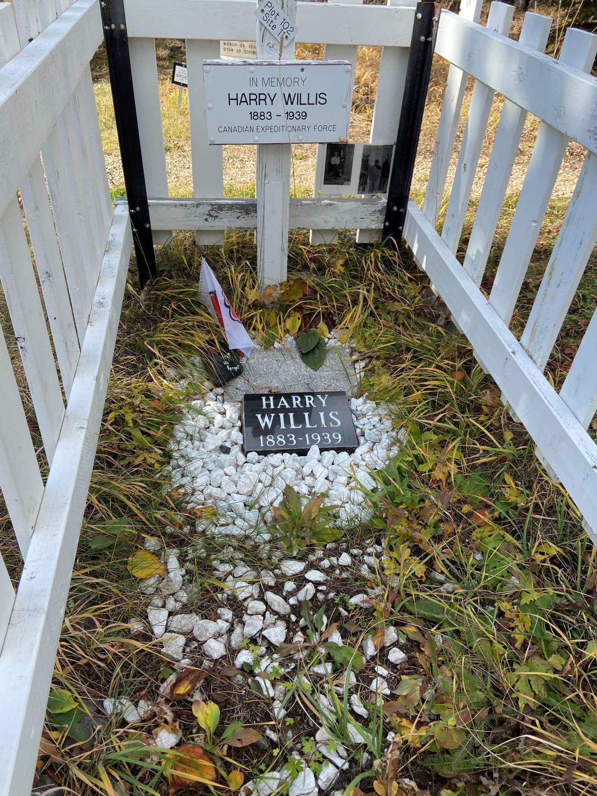 A veteran grave marker.