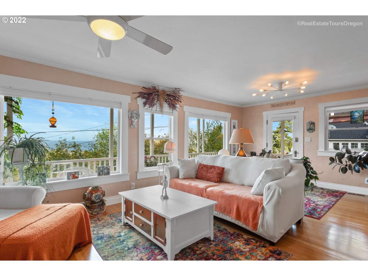 Every level of the home has clear views of the bay, the bridge and the city.