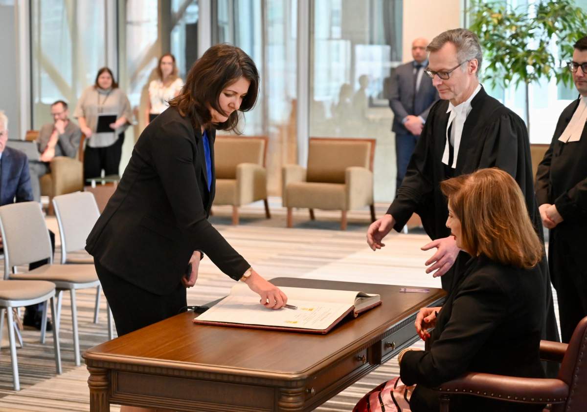 Alberta Premier Danielle Smith sworn in as an MLA on Tuesday, Nov. 29, 2022 in Edmonton, Alta.