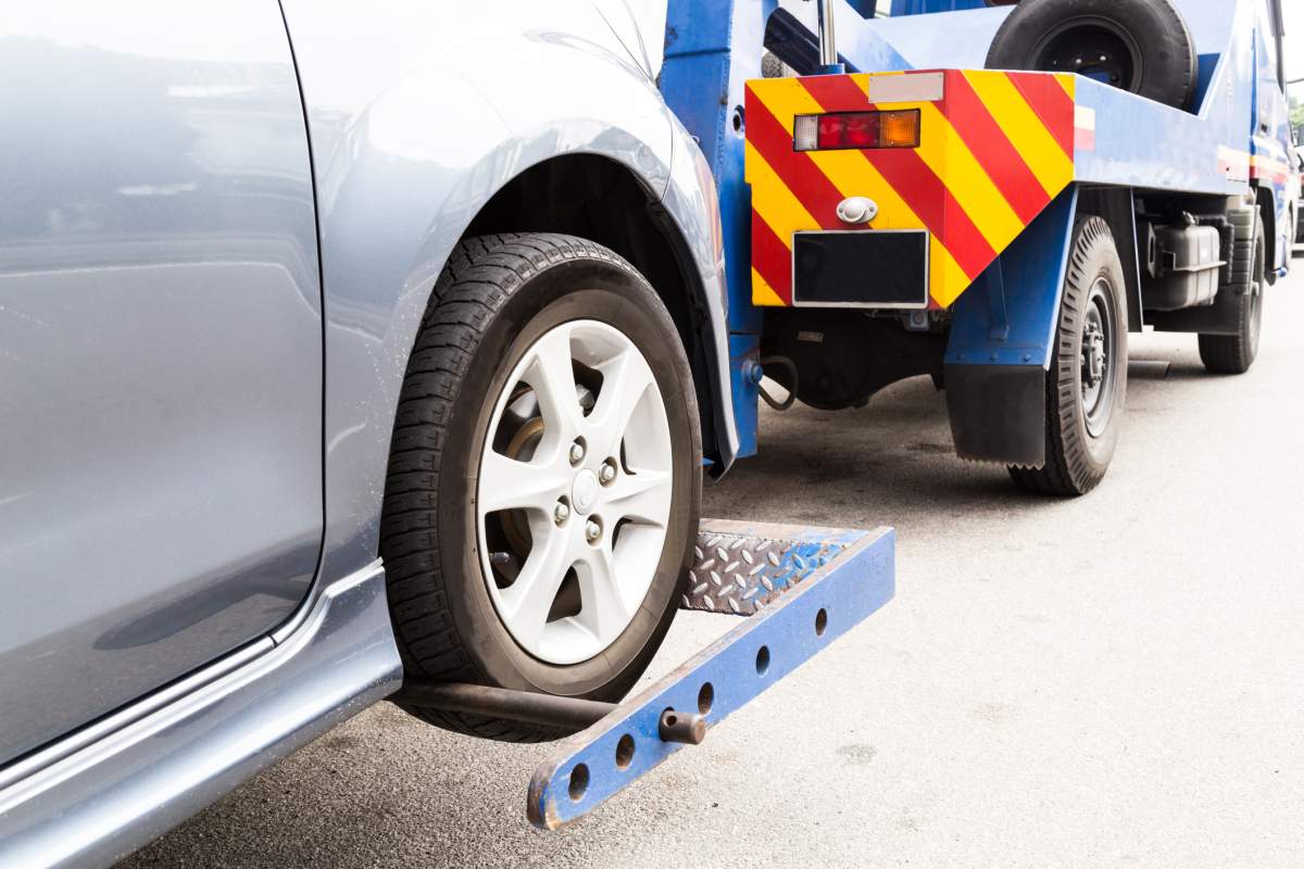 A driver for White Oaks Towing Corp. was charged with excessive speeding and stunt driving, causing the vehicles plates to be seized, the vehicle impounded for two weeks, and the driver’s licence being suspended for 30 days.