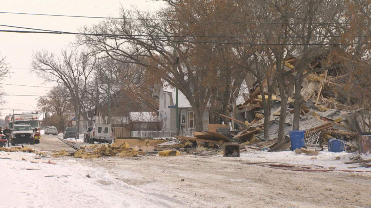 Regina fire dept. determined house explosion related to natural gas, no victims located - image