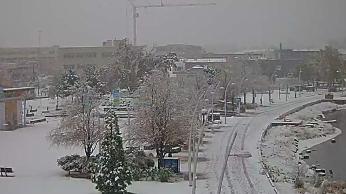 Weather conditions in downtown Kelowna on Friday morning, Nov. 4, 2022.