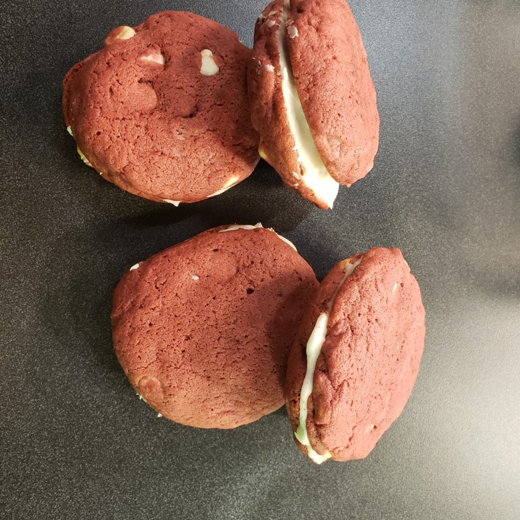 The Nanaimo bar cookies Global News Calgary's Tiffany Lizée baked for the 2022 holiday cookie sale.