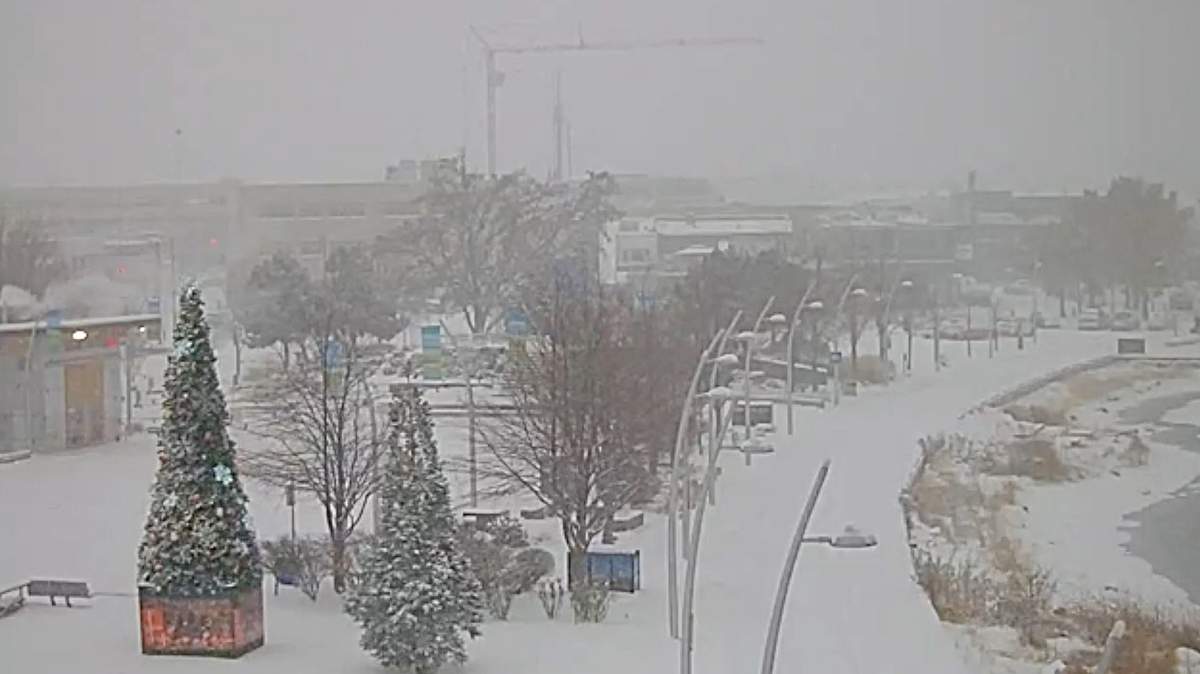 Weather conditions in downtown Kelowna on Tuesday morning, Dec. 20, 2022.