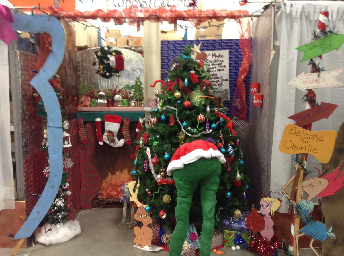 Grinch stuck in tree