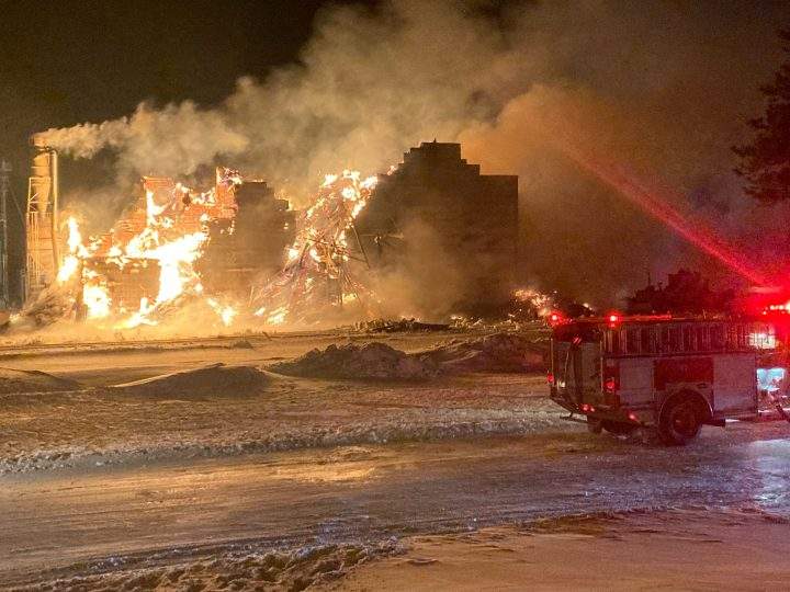 Grain elevator burns in Bentley.