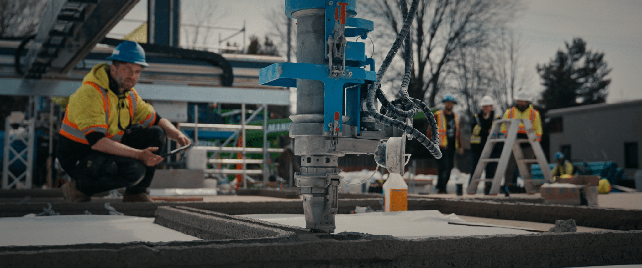 Nidus3D 3d printer laying concrete