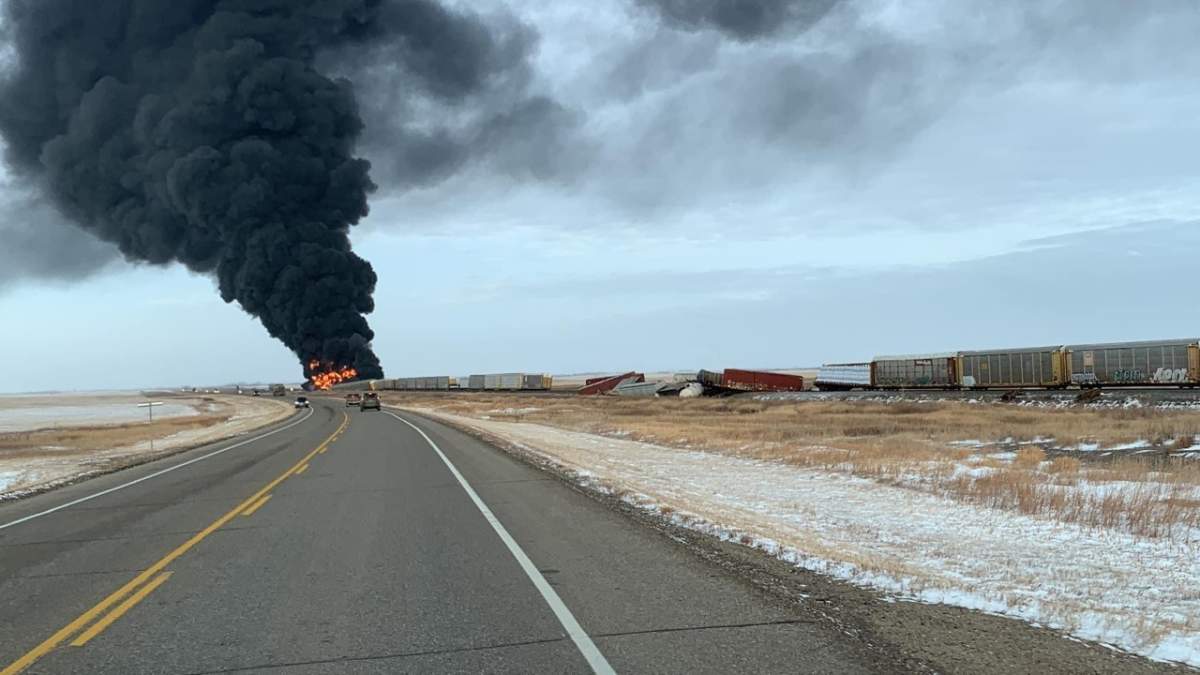 Train derails in southeast Sask. causing low visibility for 2 kilometres - image
