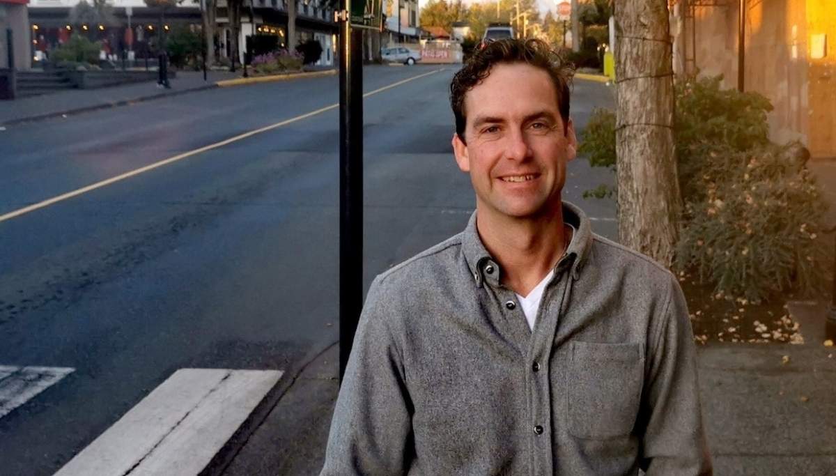 Courtenay Coun. David Frisch has been placed on leave as he faces an assault charge. 