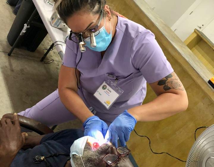 Canadian dentists volunteer in the Grenada