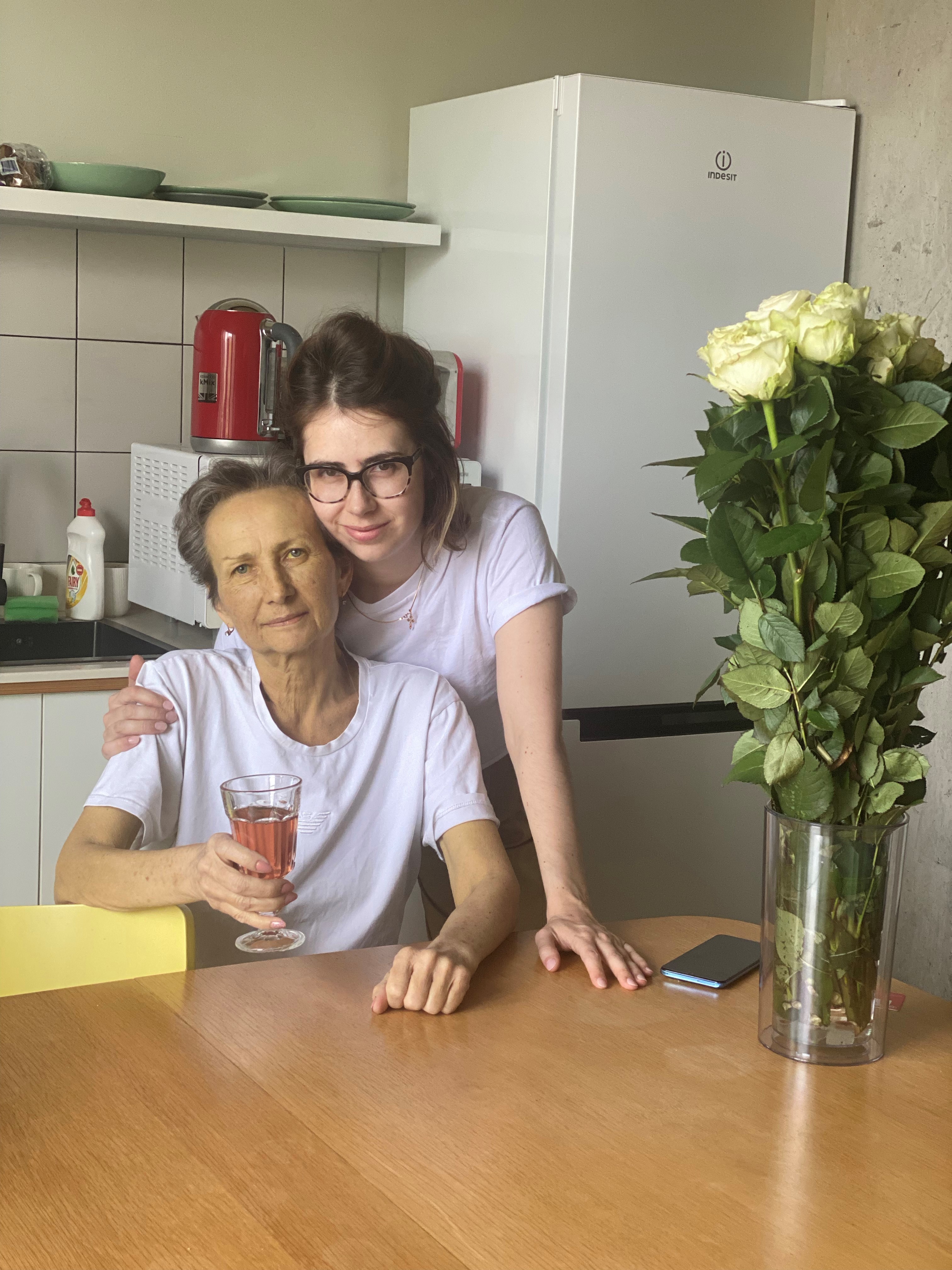Iryna Kuznetsova and her mother.