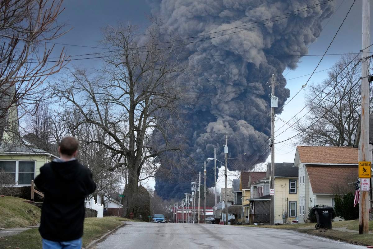 Ohio train wreck explosion