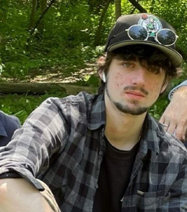 Gabriel del Castillo Mullally, 25,.