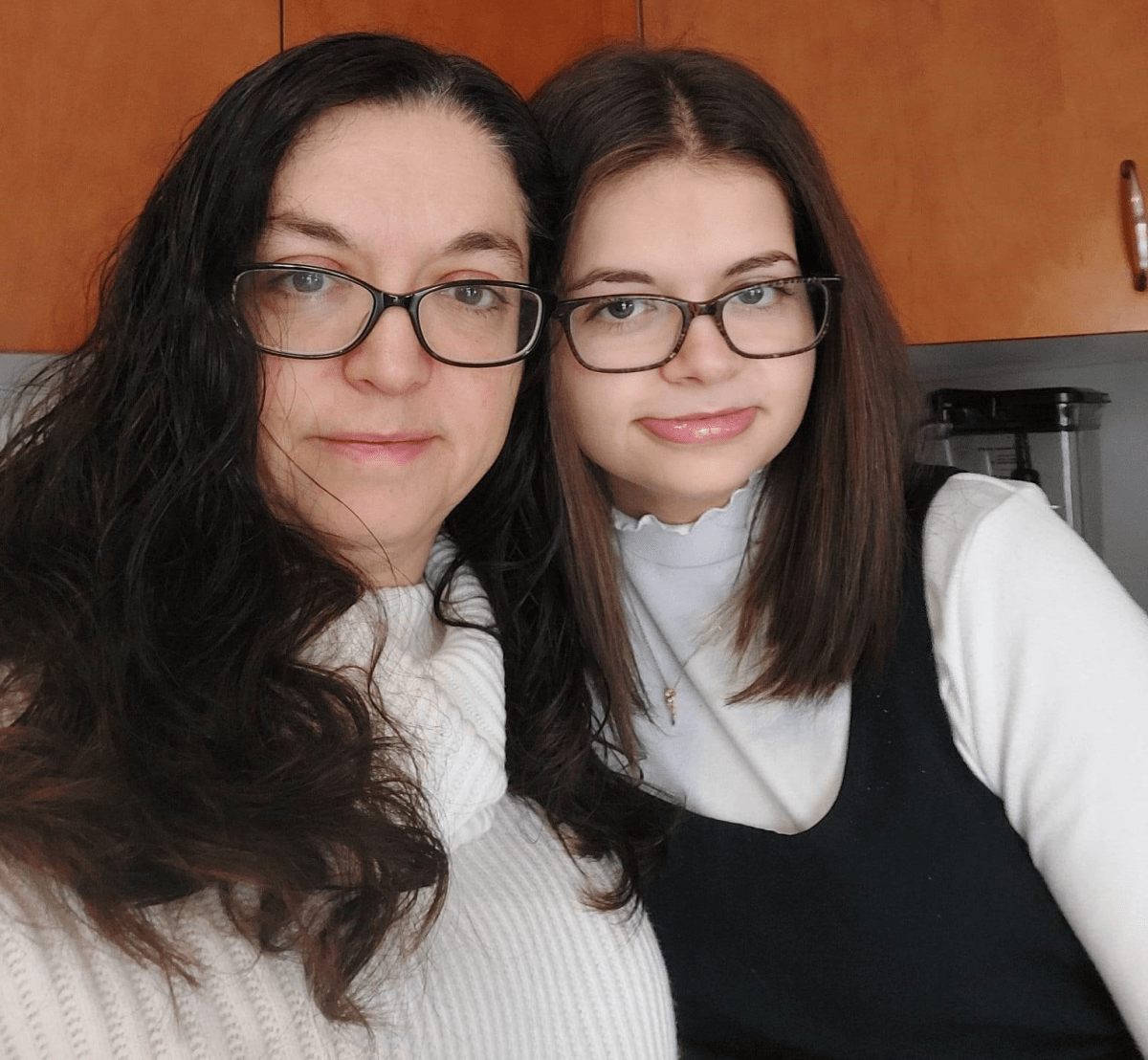 Jeannie Gheller (left), and her daughter Mikayla (right)