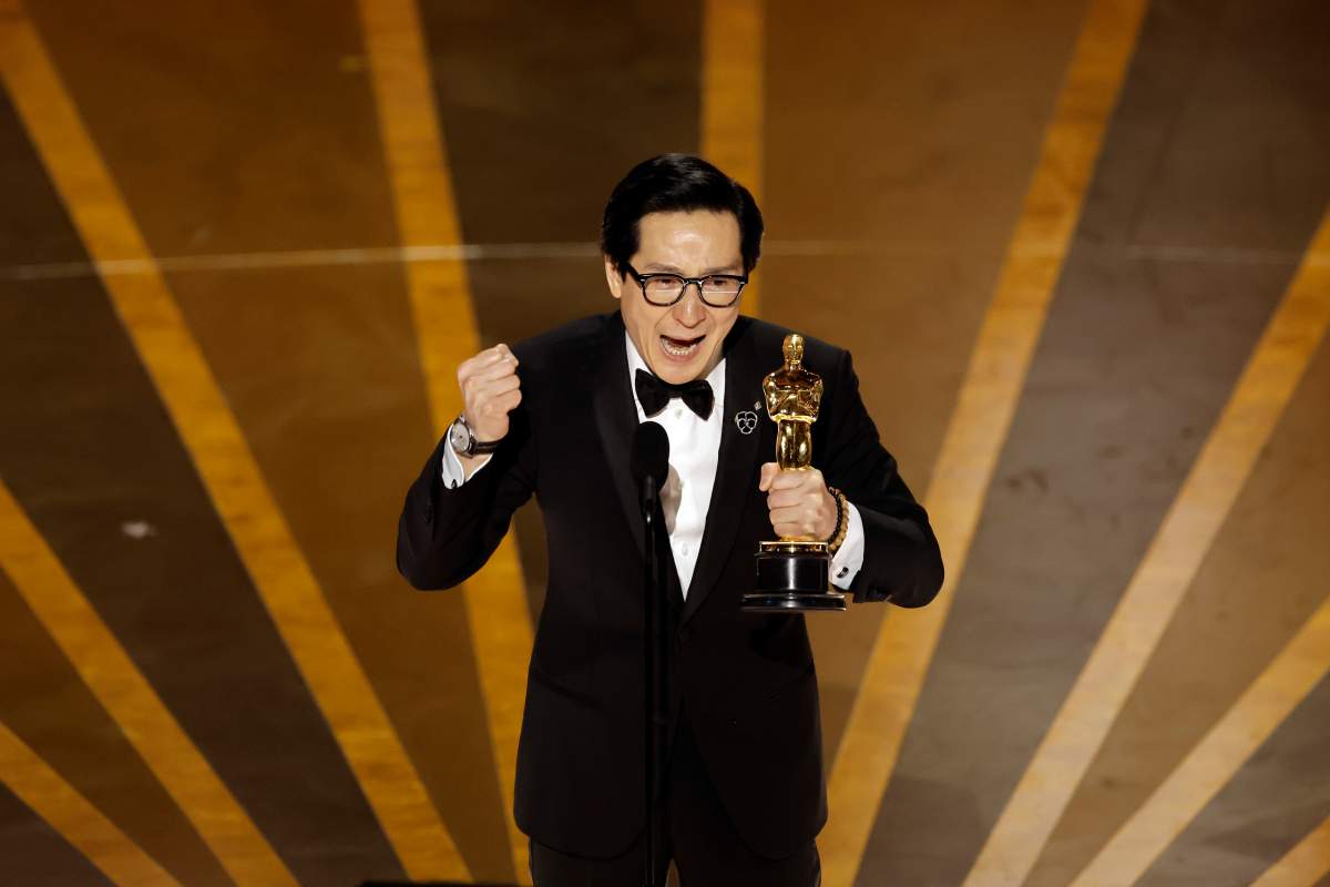 Ke Huy Quan and his Oscar.