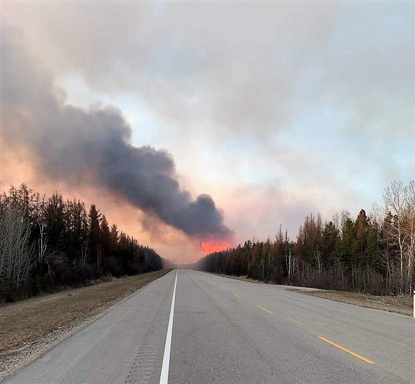 A wildfire (EWF017) burning to the northwest of Evansburg, Alta. Photo taken April 29, 2023 at 8:00 p.m.