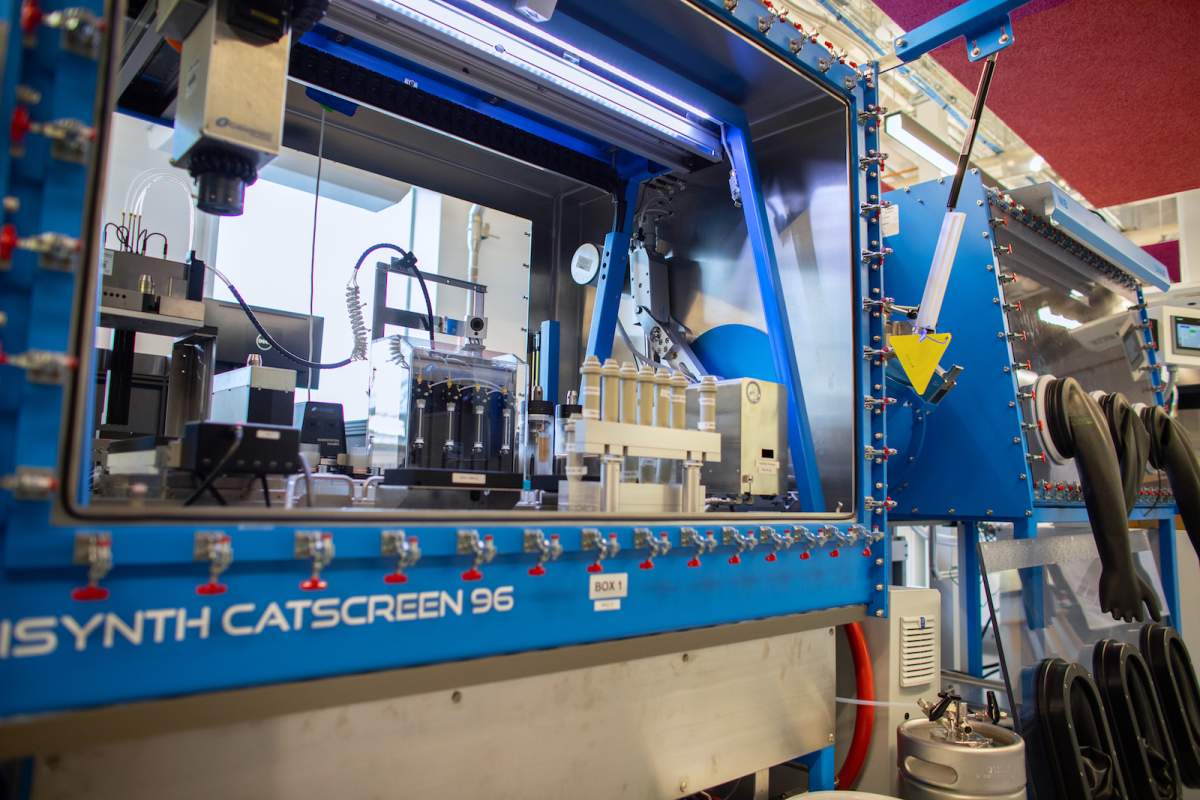 A self-driving lab capable of automated liquid dispensing, solid dispensing, and high-throughput batch synthesis which is connected to the automated purification, and optical characterization setup.