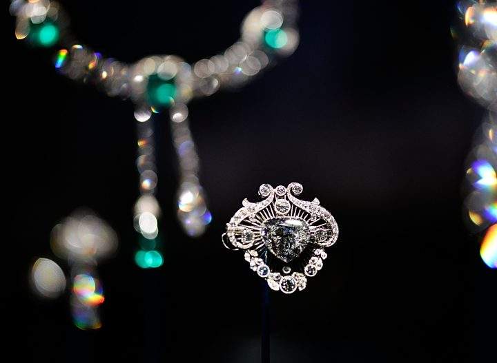 LONDON, ENGLAND – JUNE 28: The Cullinan V brooch on display in the Diamonds: A Jubilee Celebration exhibition which forms part of the summer opening of Buckingham Palace on June 28, 2012 in London, England.