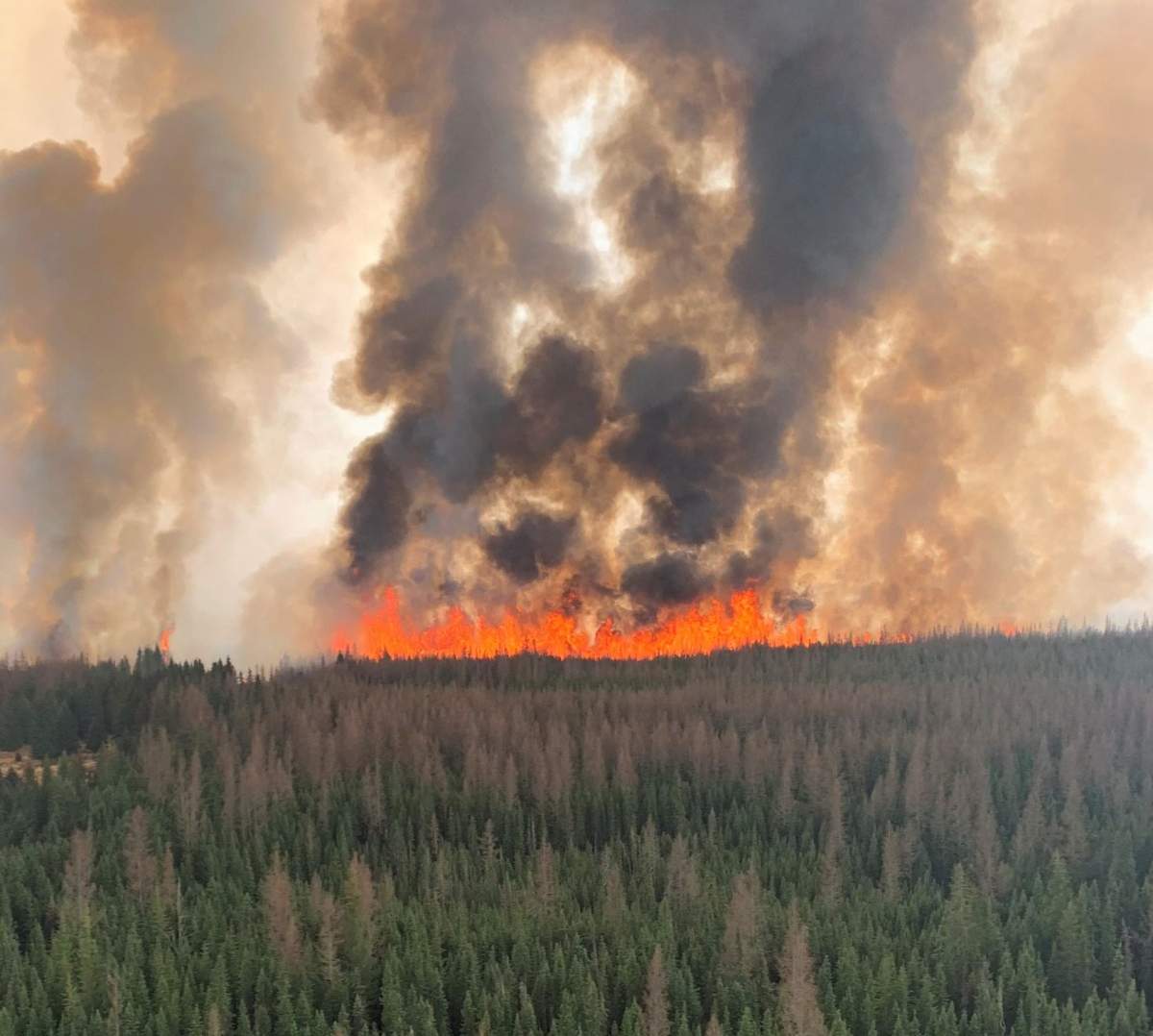 The wildfire burning near Evansburg was active Monday, May 1, 2023 and grew to 2,221 ha in size. Evacuation orders remain in place for Parkland and Yellowhead Counties.