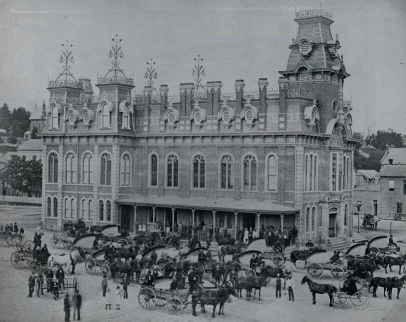 Historical photo of the Barrie Farmer's Market in Barrie Ont., around Mulcaster Street. 
