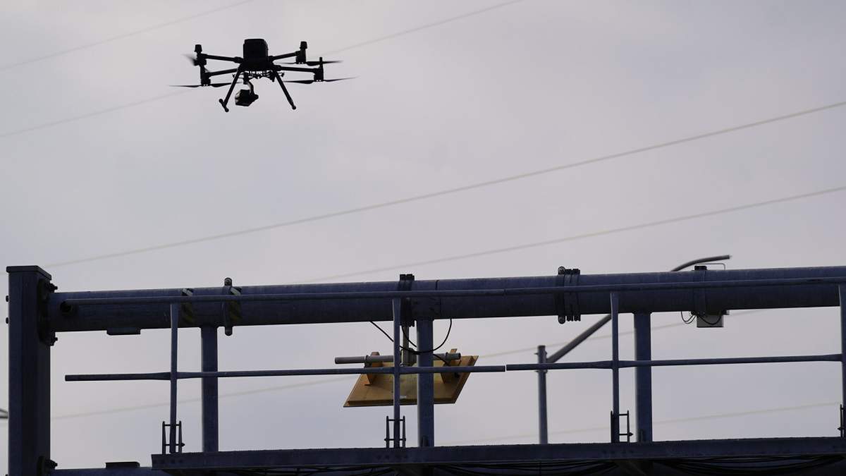 407 ETR is working with Mohawk College's Unmanned and Remote Sensing Innovation Centre (URSIC) to test safer and more efficient ways of conducting visual inspections of it's overhead structures. 