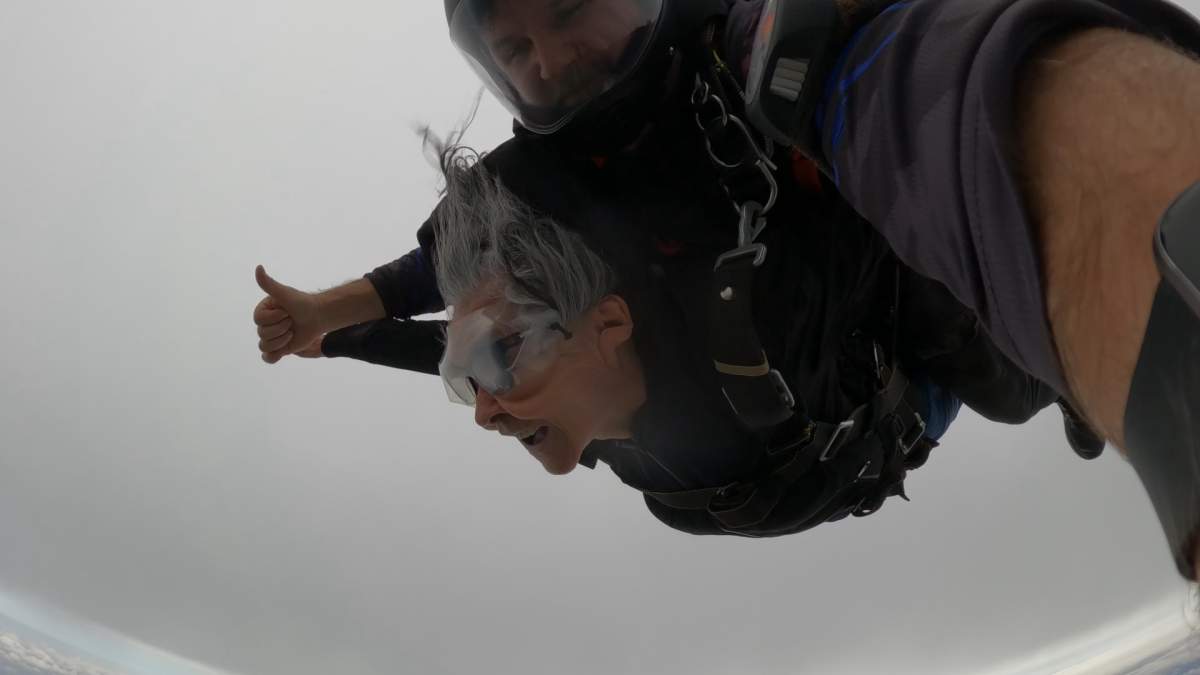 ‘We’re birds now’: Saskatchewan skydiving seniors living life to the fullest - image