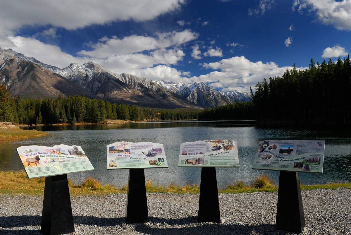parks-canada-plaques