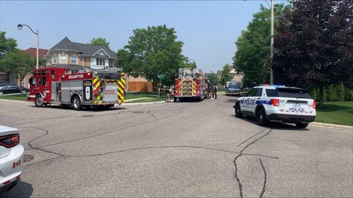 Man in 20s dead after 2-alarm Brampton house fire - image