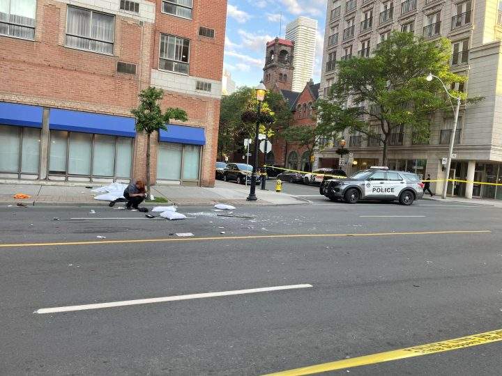 Man dead after fall from downtown Toronto hotel, police watchdog investigating - image