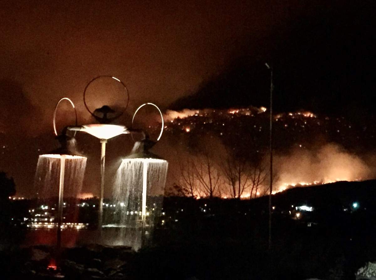Eagle Bluff wildfire near Osoyoos, B.C., captured by Global News viewers - image