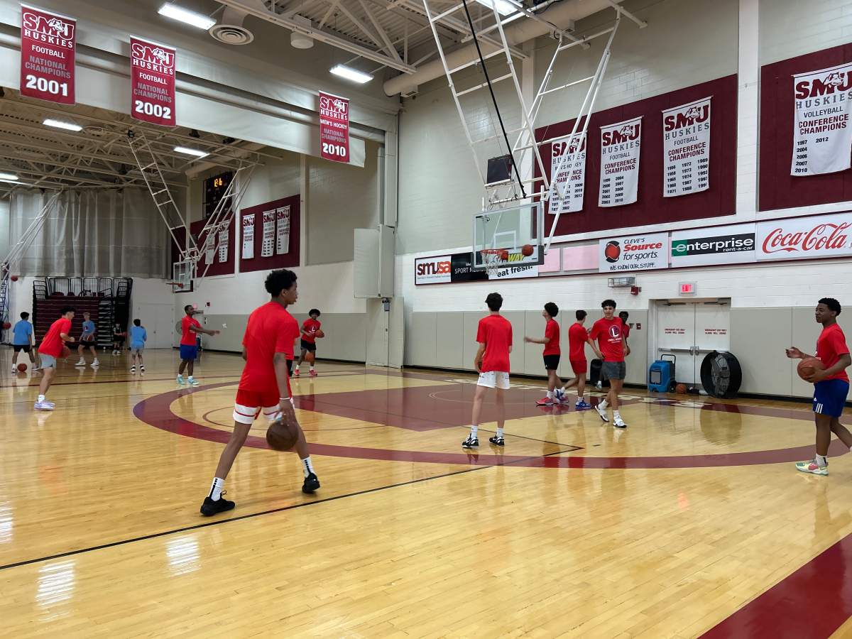 Players warmup during Saturday's sessions.