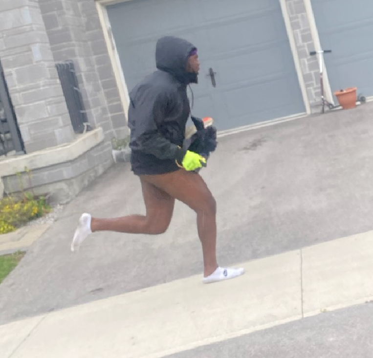 Police are seeking to locate a suspect after a robbery was reported in Pickering. Officers said the suspect lost his shorts and shoes during an altercation.